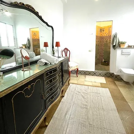 Avenida Islas Canarias شقة